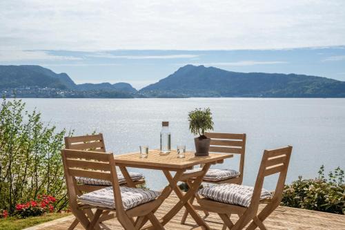Bergenhus Apartment | Panoramic view with private terrace