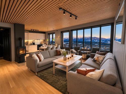 Voss Apartment | Panoramic views of the mountains, family place, 3 bedrooms