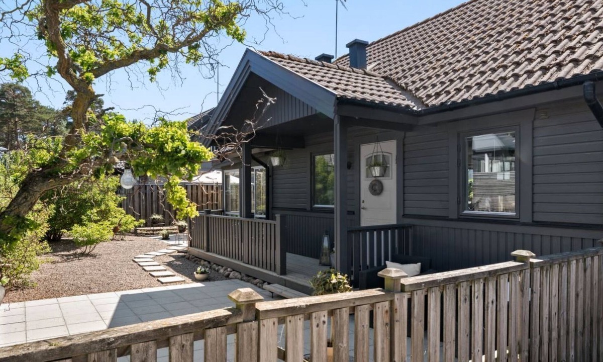 Aahus House | "Paradisvägen" direkt am Strand by Interhome