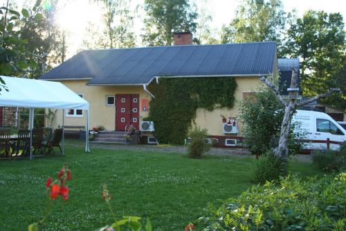 Gamleby Bed & Breakfast | Pension Björkhyddan