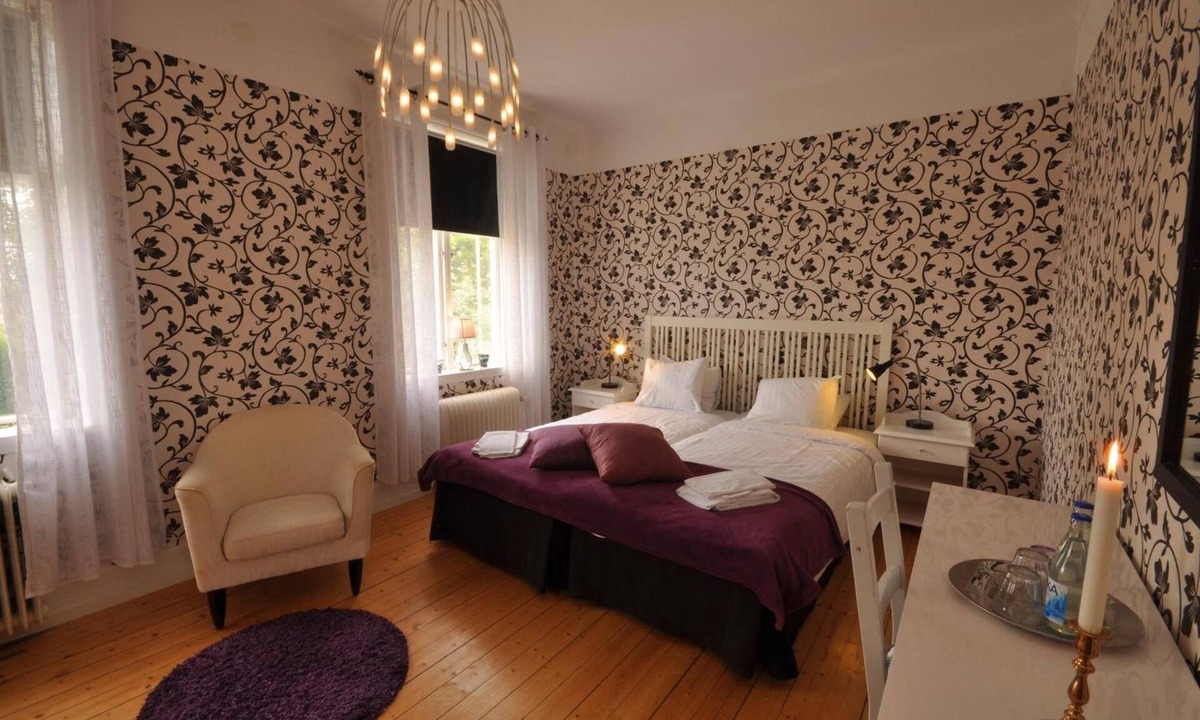 Toreboda House | Pensionat Prästgården