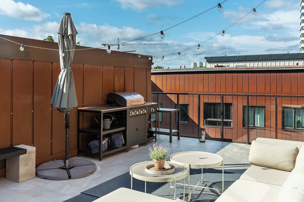 Liljeholmen - Hagersten Apartment | Penthouse Retreat, Terrace, Sauna & City Living