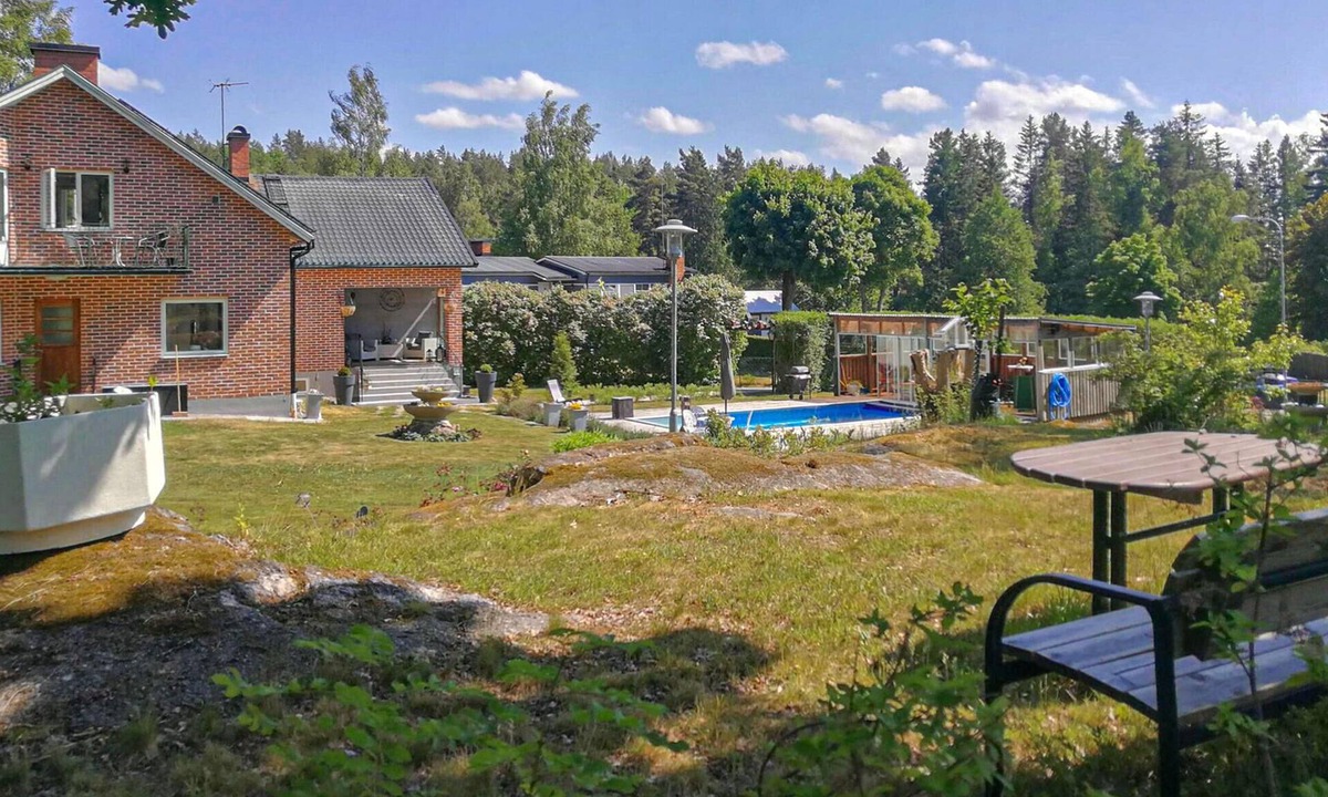 Ljusfallshammar House | Pet friendly home in Ljusfallshammar