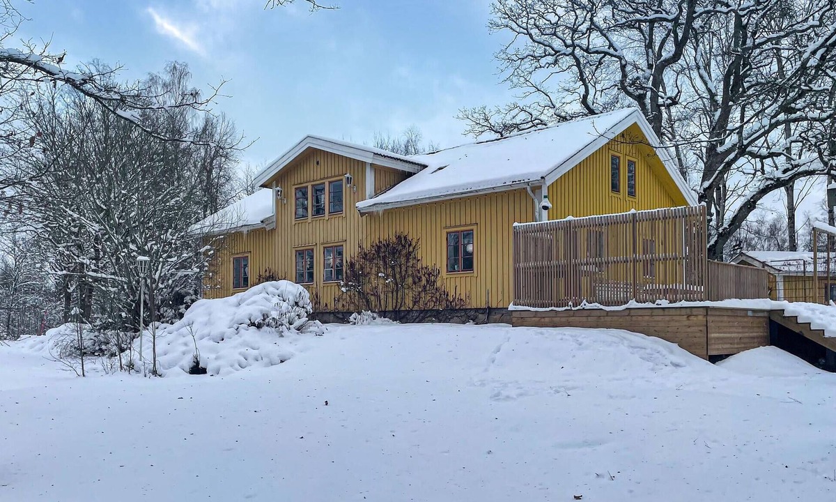 Varnamo O House | Pet friendly home in Bor