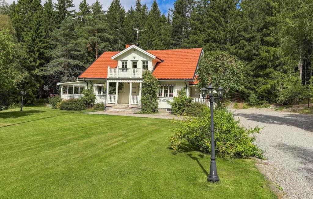 Dals-Ed S House | Pet Friendly Home In Ed With Wifi