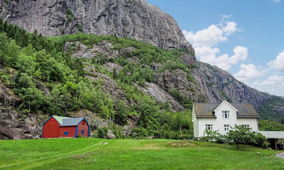 Fjæra House | Pet friendly home in Fjæra with house sea view