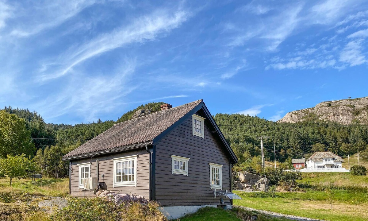 Fjaler House | Pet friendly home in Korssund with WiFi