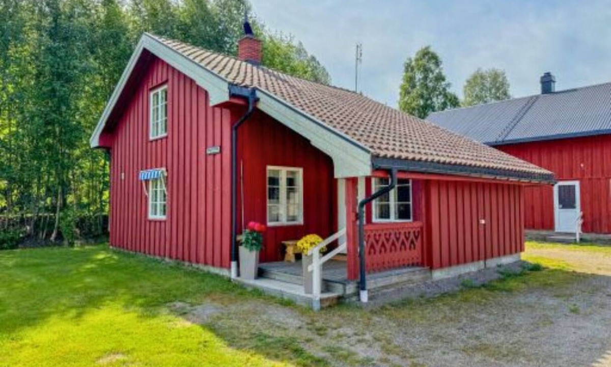 Norra Loffstrand Villa | Pigstugan – cosy holiday home near the Klarälven in Värmland