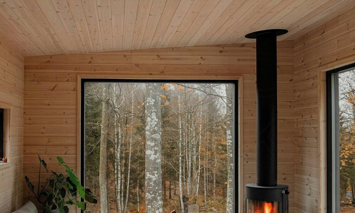 Immeln House | Pods on stilts in the forest by Lake Immeln