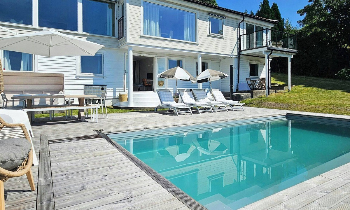 Kristiansand House | Pool and views near Dyreparken in Kristiansand