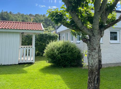 Fjallbacka Apartment | Private Guest Apartment with Separate Entrance in Fjällbacka