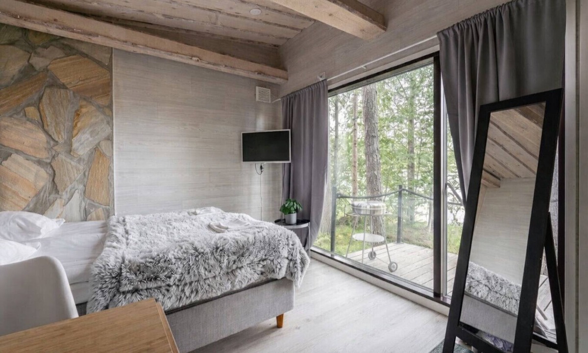 Vaajakoski Apartment | Private Quality Suite, Sauna & Lake Views