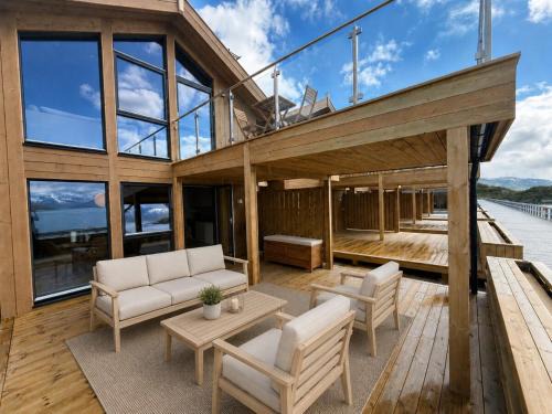 Sommarøy House | Quiet premium cabin by the sea - Sommarøy