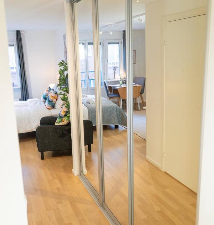 Olivedal Apartment | Rainbow Studio in Haga & Linné - Prime Location