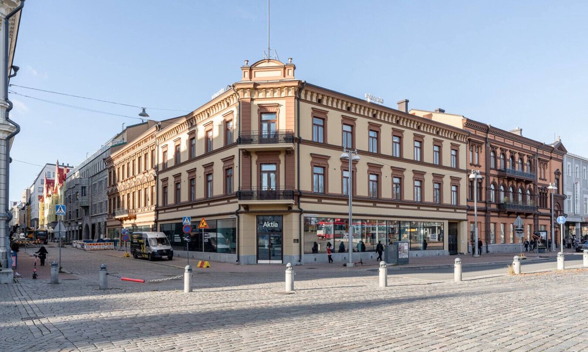 Tampere Apartment | Renovated 1BR at Main Square | Sauna & Parking