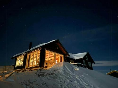 Al House | Renovated Mountain Cabin With Mountain Views