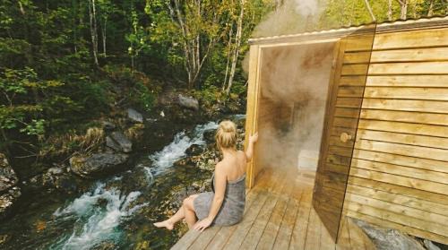 Sel House | Retreat by the Falls & Riverside Sauna