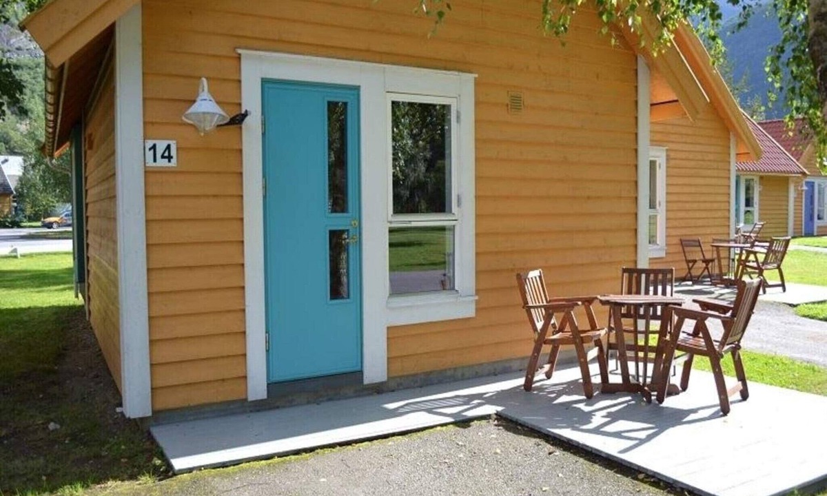 Lærdalsøyri House | Retreat for Couples and Families