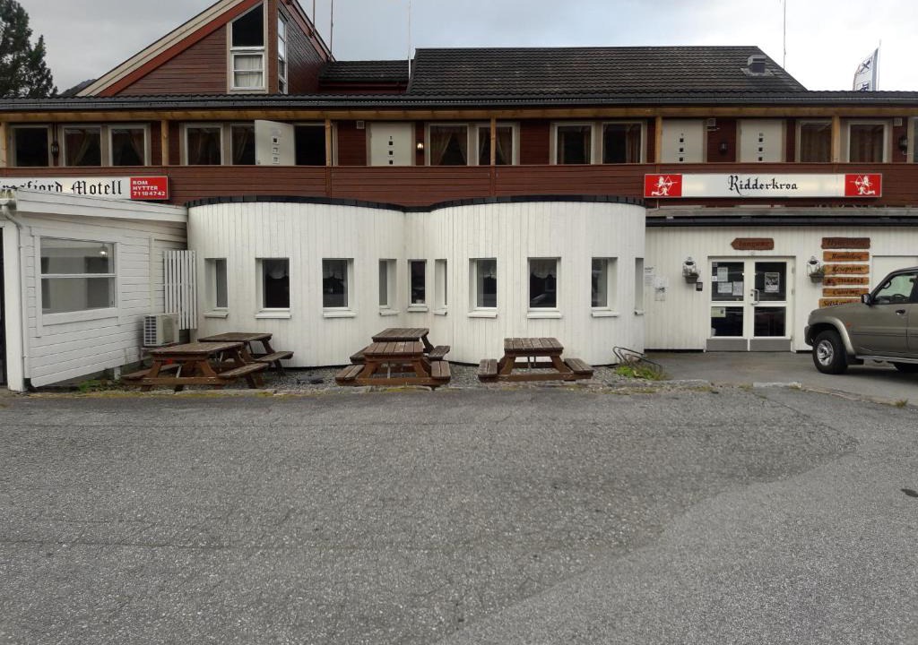 Sørsylte Hotel | Ridderkroa Tresfjord