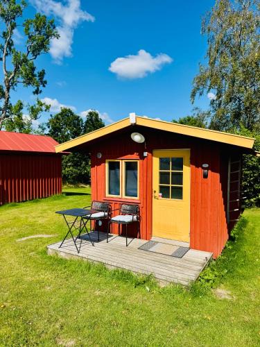 Munkedal Apartment | Riverside Farm fish and family friendly cottage nr 3 Kungsfiskaren