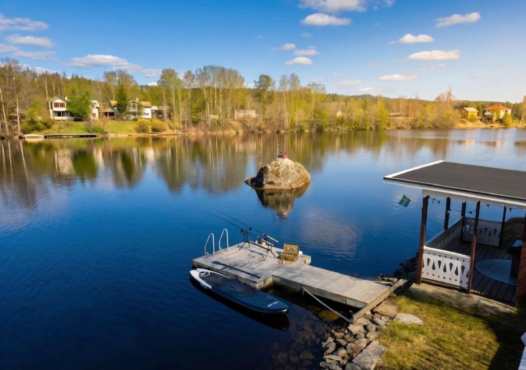 Torpshammar Villa | Riverside Villa with Private Jetty and Scenic Views