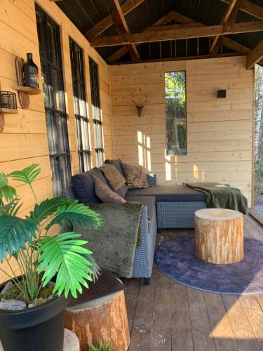 Frovi House | Roans Lodge l Luxury Lodge Surrounded by Nature