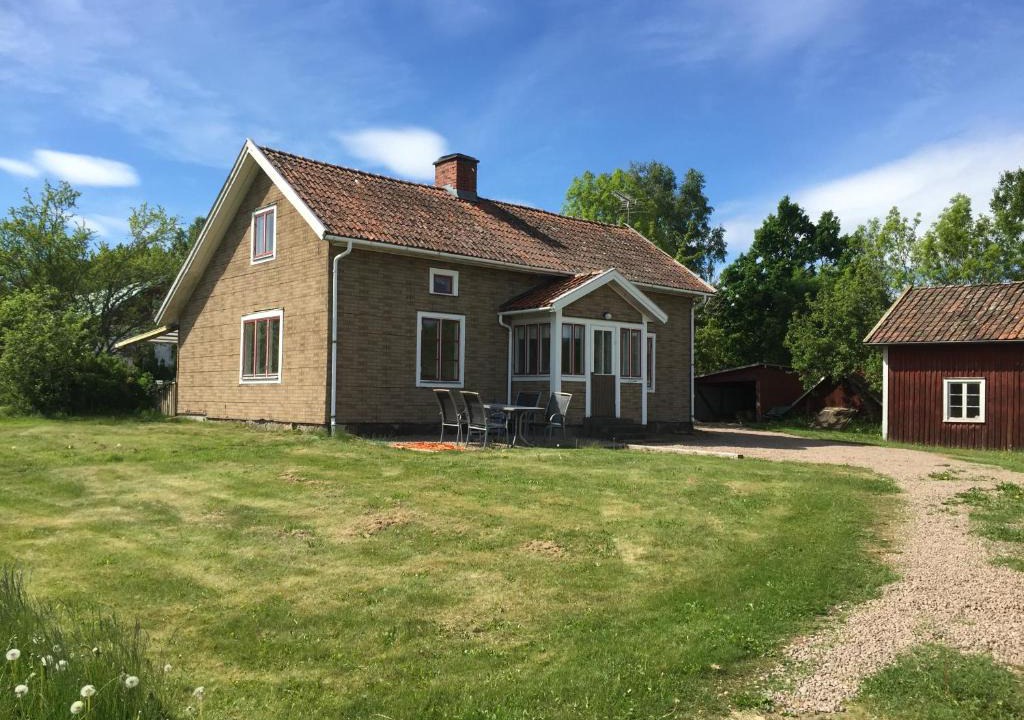 Hjo House | Rolösa