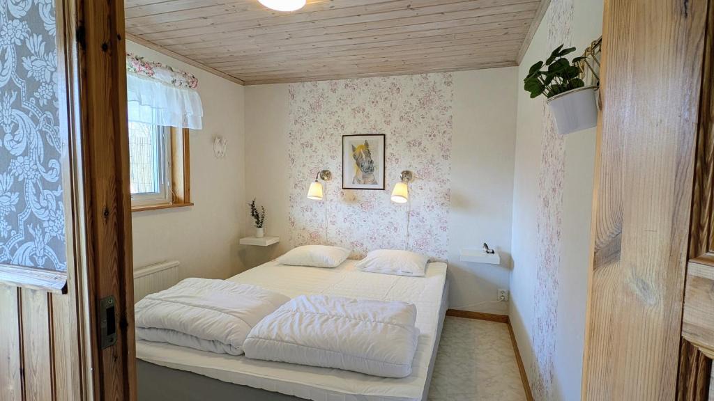 Dalskog House | Rolig häst, Kaneeling Stugby AB