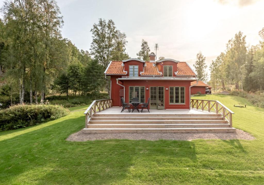 Tived Villa | Romantische Villa in wunderschöner Natur am See