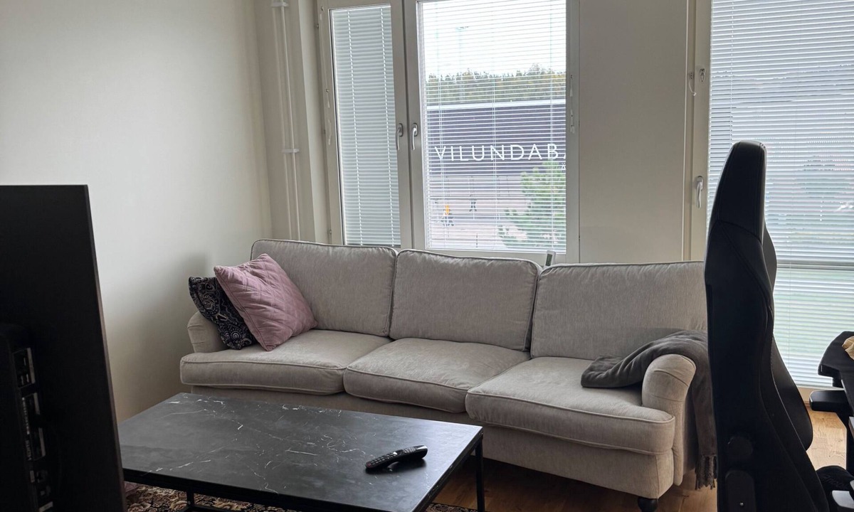 Knivsta Apartment | Room King siz Bed 5 Min Train Arlanda 17 min