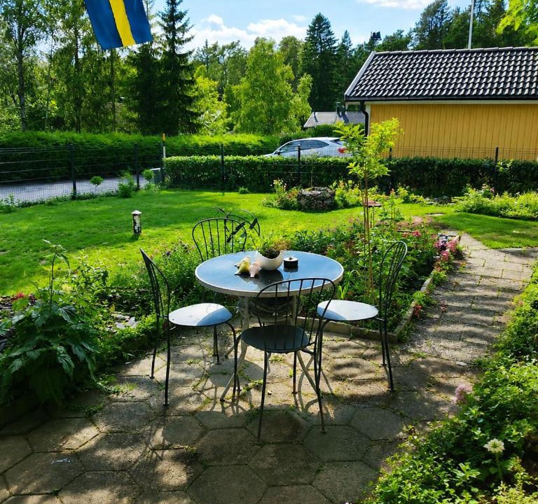 Hallstavik House | Rosgarden
