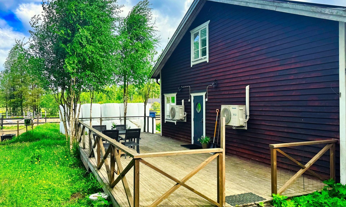 Skutskar House | Rural accommodation close to everything!