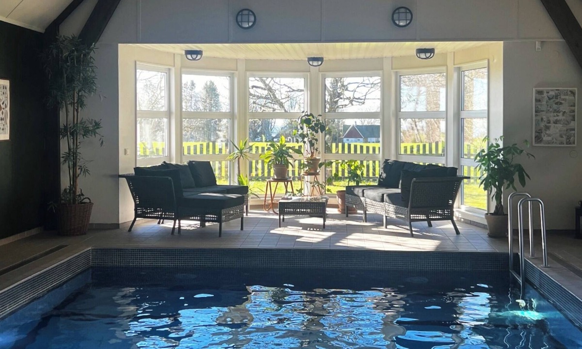 Skivarp Apartment | Rural accommodation near the sea with year-round access to indoor pool