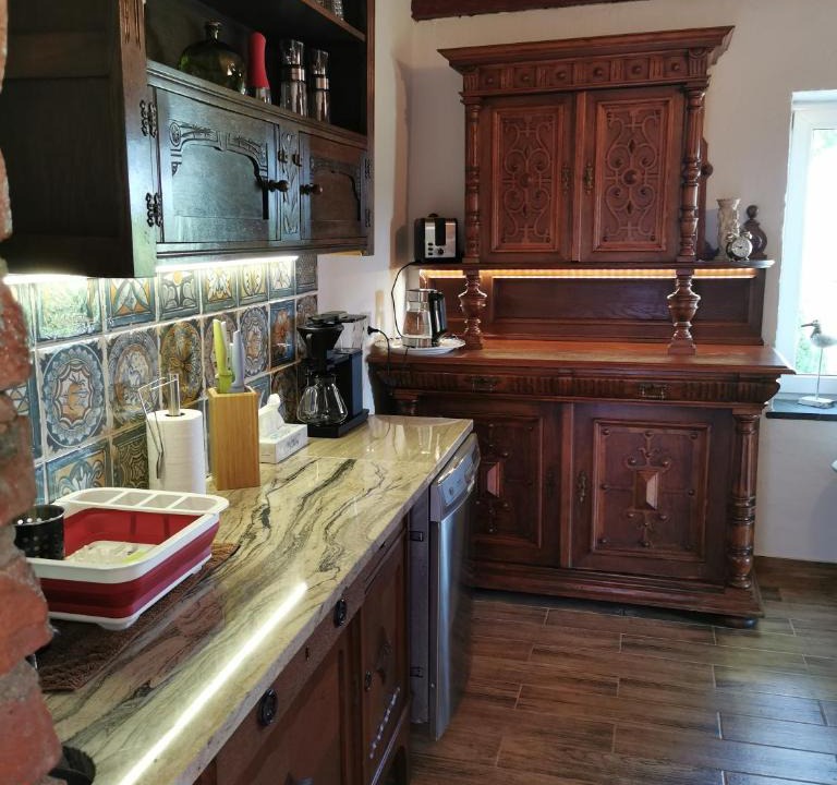 Lovestad Apartment | RUSTIC MAID´S ROOM