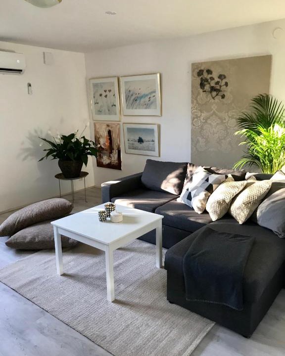 Soder Apartment | Rymlig lägenhet i avdelat hus med egen parkering