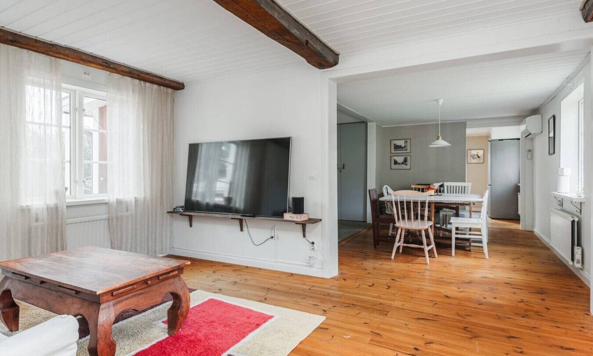 Axmar House | Scandi Style Retreat 3BR near Sea and Forest
