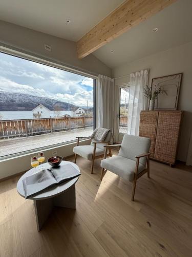 Narvik House | Scandinavian vibe with a view, close to Narvikfjellet