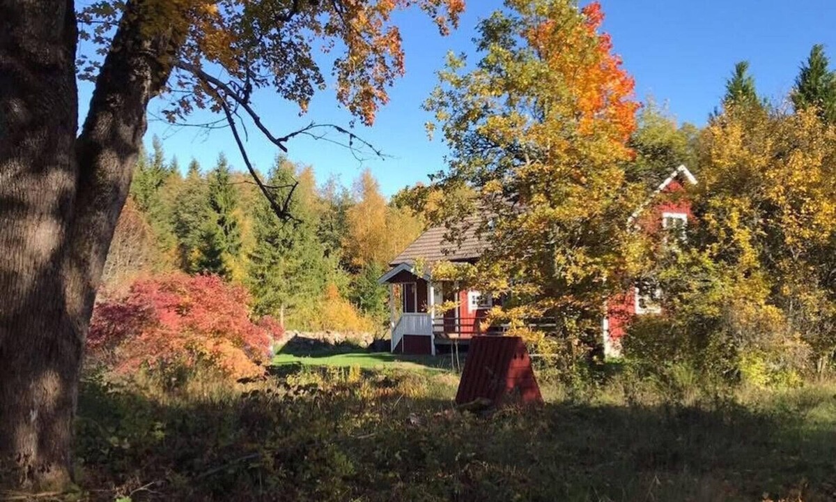 Tingsryd Ski Chalet | Scenic cottage in the Småland forest with proximity to a lake