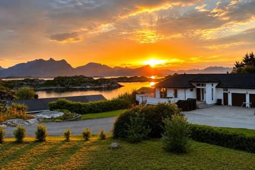 Stamsund Apartment | Scenic Lofoten Fjord View Apartment Aurora & Midnight Sun