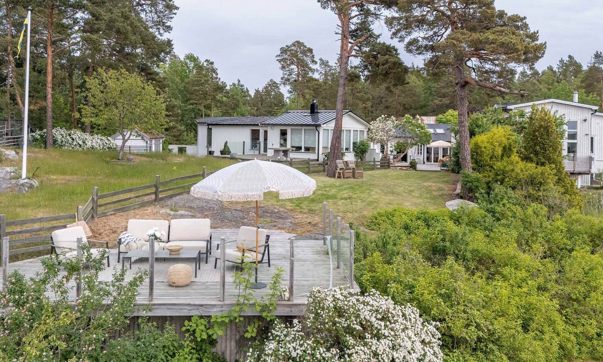 Saltsjobaden Villa | Sea View Villa near Stockholm with Terrace