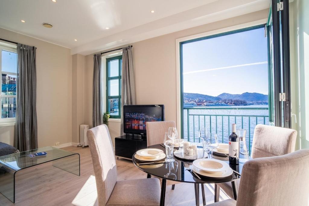 Sandviken Apartment | Seafront Apt. with Elevator and French Balcony