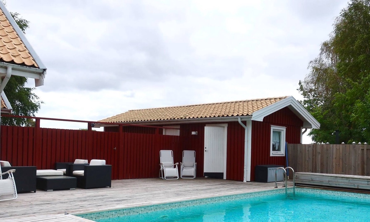 Lervik Villa | Seafront pool villa in Vejbystrand