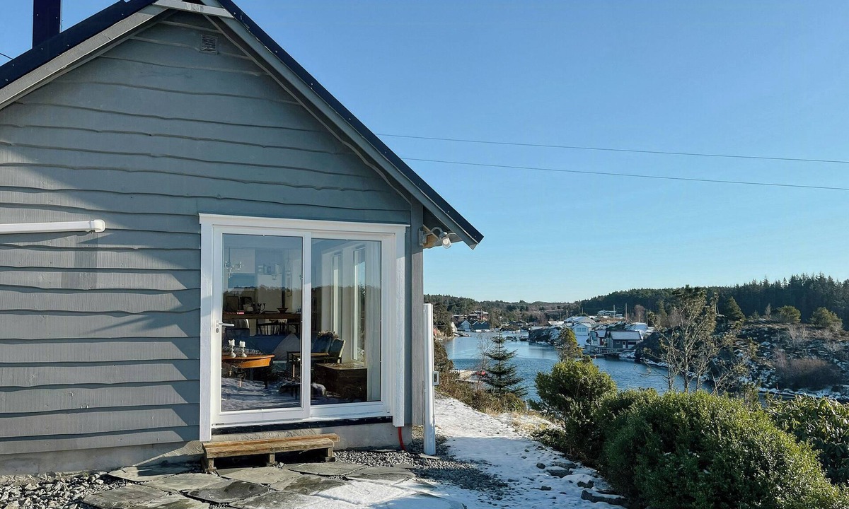 Radoy House | Seaside cabin with archipelago views in Radøy