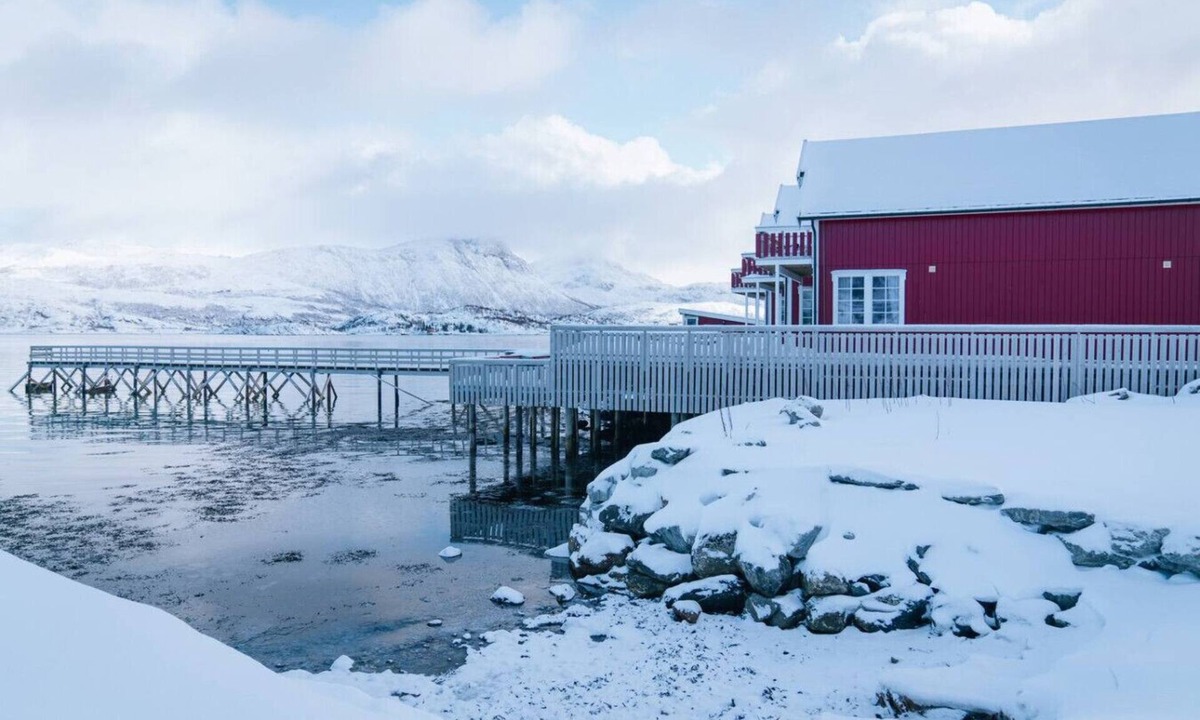 Kvaloya Cabin | Seaside Cabins Near Tromsø | Northern Lights Views