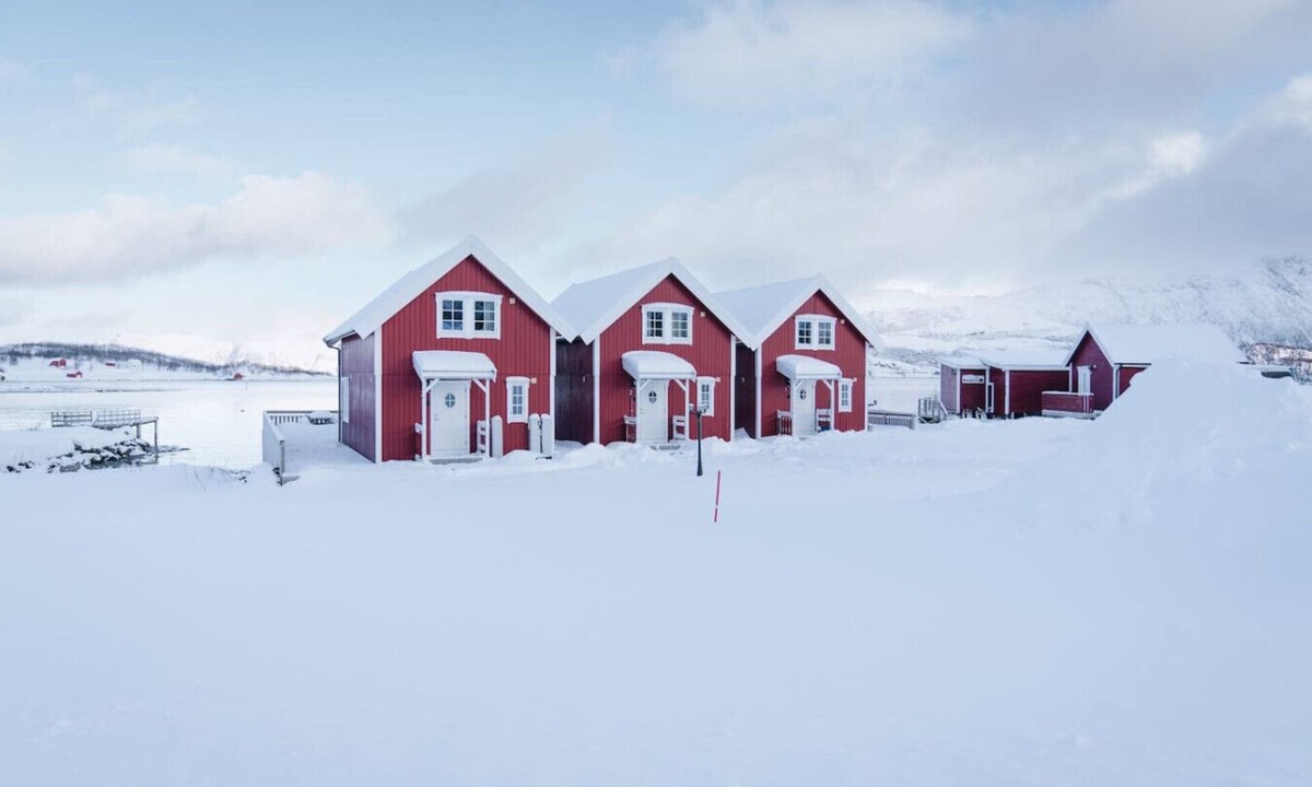 Kvaloya Cabin | Seaside Cabins Near Tromsø | Northern Lights Views