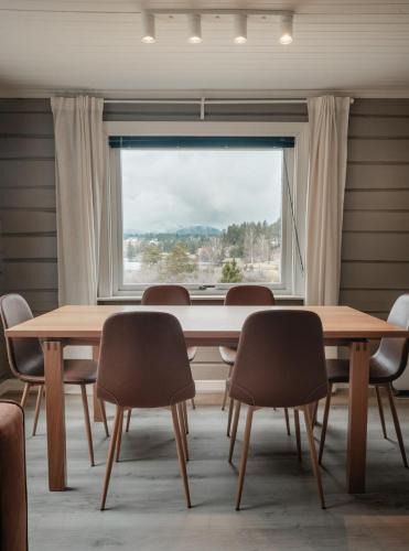 Drangedal House | Secluded Farm by Lake & River in Telemark