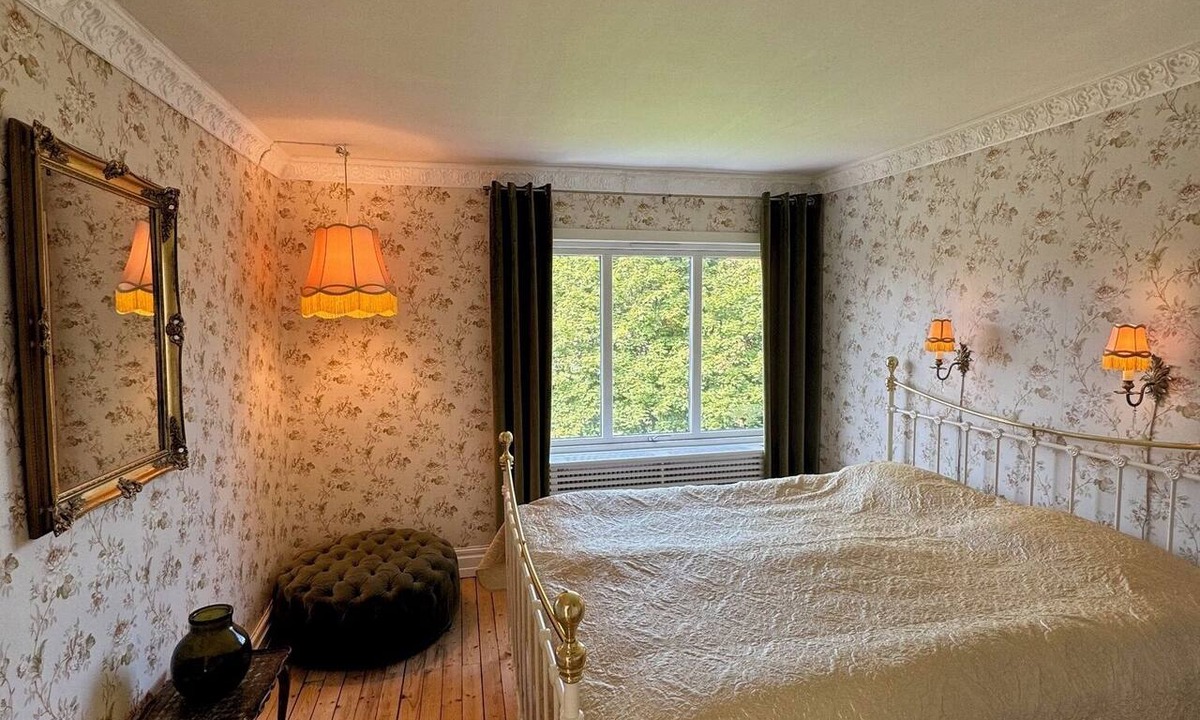 Landeryd House | Second-floor apartment with a boutique feel. Scenic location, 40 minutes from Ullared and Halmstad