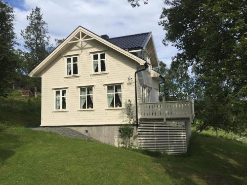 Lenvik House | Senja, Villa View
