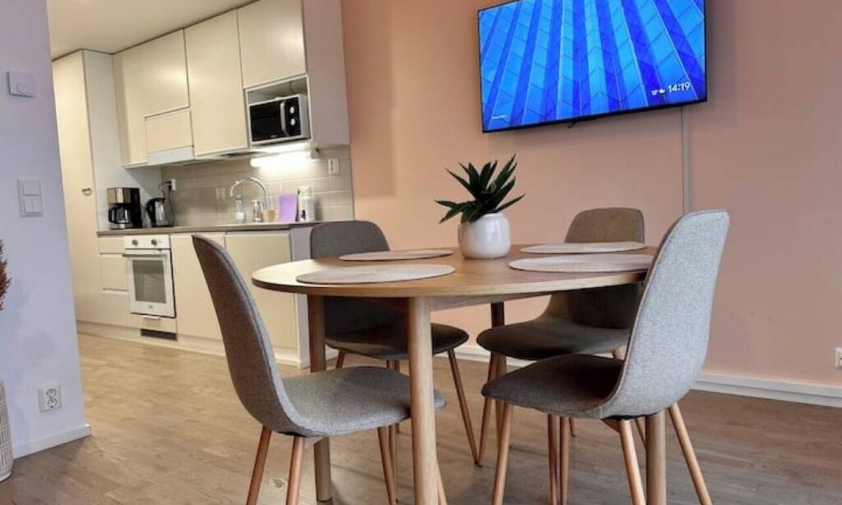 Turku Apartment | Serene & Stylish 5★ Getaway in Central Turku – King Bed, Cozy & Prime Location