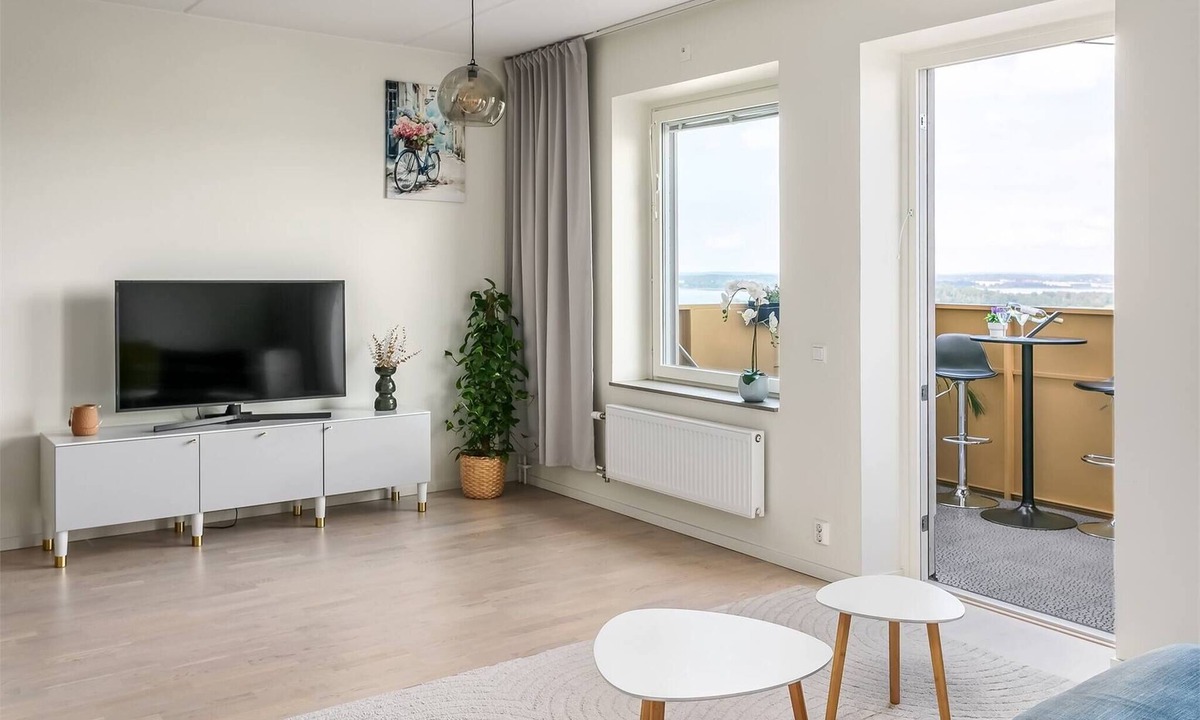 Jarfalla Apartment | Serene Top-floor Retreat With Lake Views in Järfälla